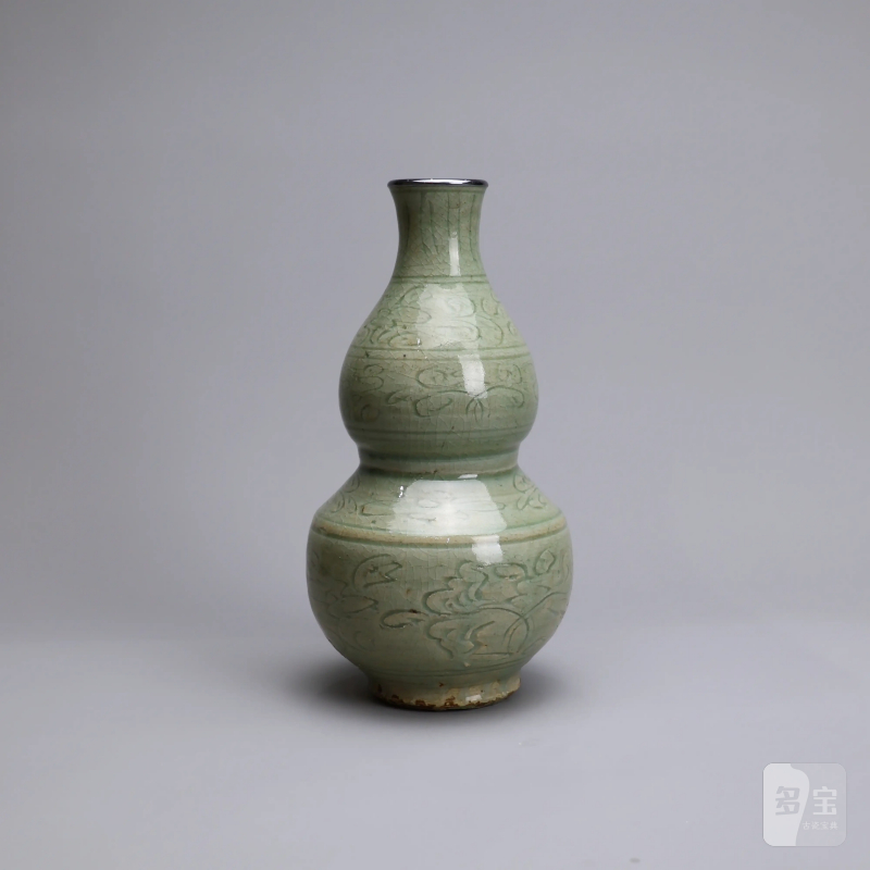 明代 龙泉窑青釉刻花葫芦瓶